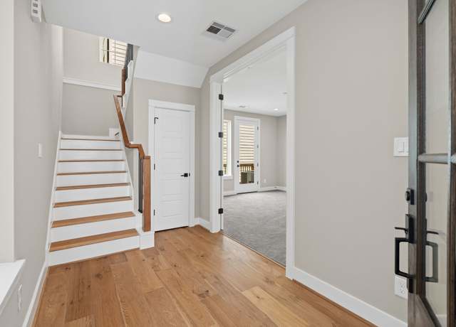 Property at 1139 W 22nd St, Houston, TX 77008, 3 beds, 3.5 baths