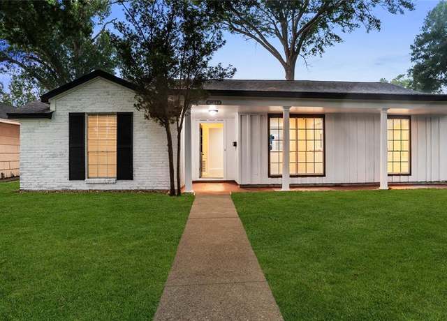 Property at 9643 Val Verde St, Houston, TX 77063, 3 beds, 2 baths