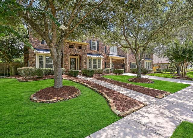Property at 312 Northcliff Ridge Ln, Friendswood, TX 77546, 5 beds, 5.5 baths