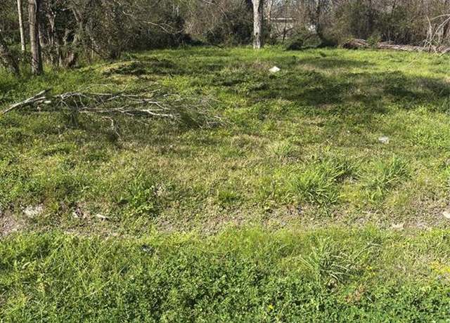 Property at 1043 Lincoln St, Beaumont, TX 77701