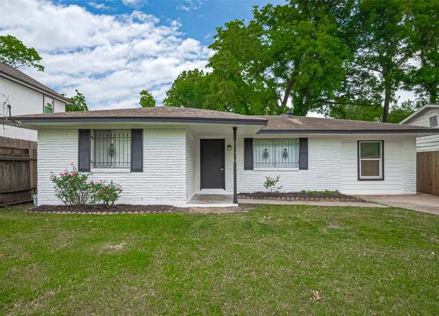 Property at 1029 Dolly Wright St, Houston, TX 77088, 3 beds, 1 bath