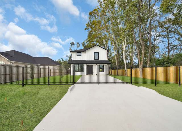 Property at 5733 Howell St, Houston, TX 77032, 4 beds, 3 baths