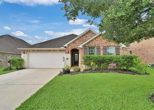 Property at 3610 Emerald Falls Ln, Pearland, TX 77581, 3 beds, 2 baths