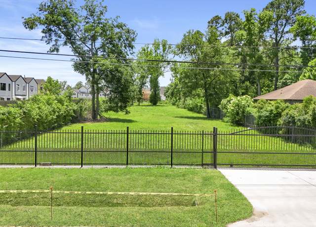 Property at 1209 De Soto St, Houston, TX 77091