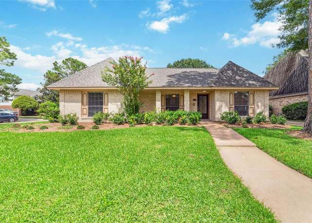 Property at 8703 Chelsworth Dr, Houston, TX 77083, 4 beds, 2.5 baths