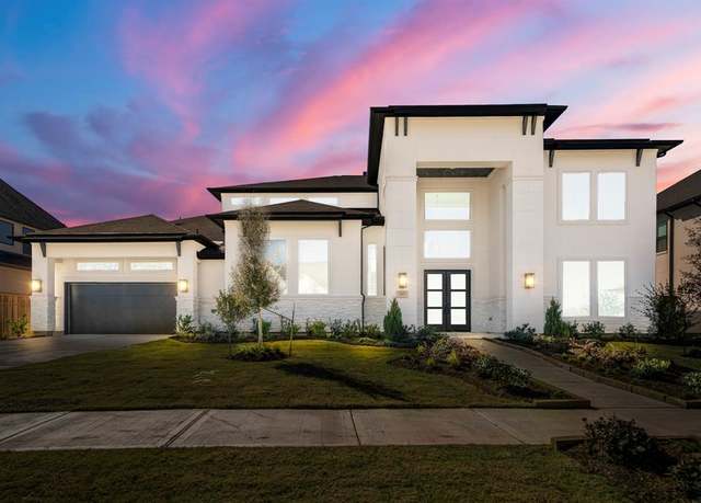 Property at 1307 Crown Forest Dr, Missouri City, TX 77459, 5 beds, 5.5 baths
