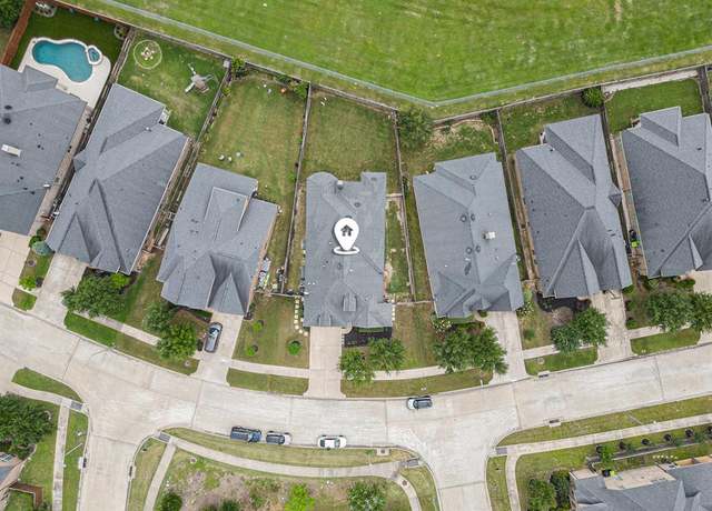 Property at 28007 Castle Park Ln, Fulshear, TX 77441, 4 beds, 3 baths