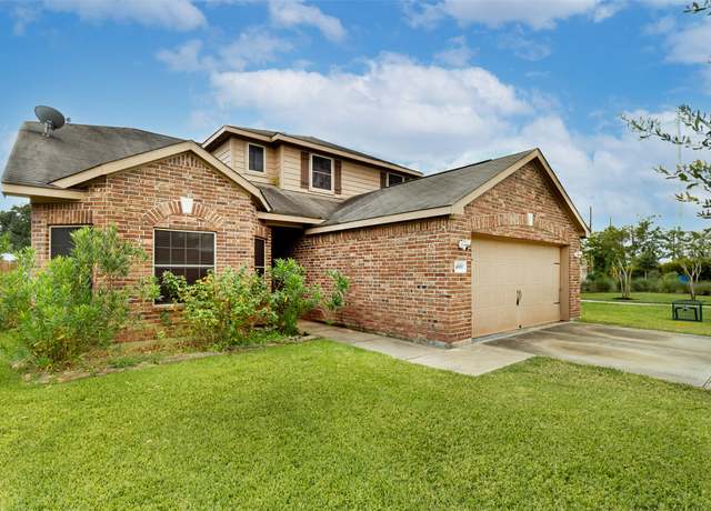 Property at 4919 Tulip Trail Ln, Richmond, TX 77469, 4 beds, 2.5 baths