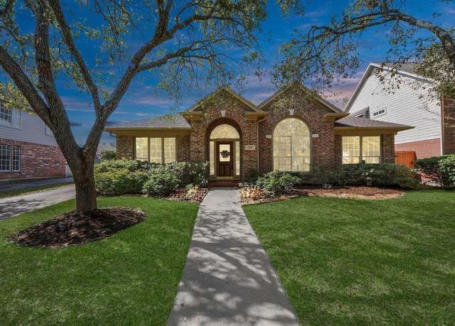 Property at 1119 Summer Brk, Sugar Land, TX 77479, 4 beds, 2.5 baths