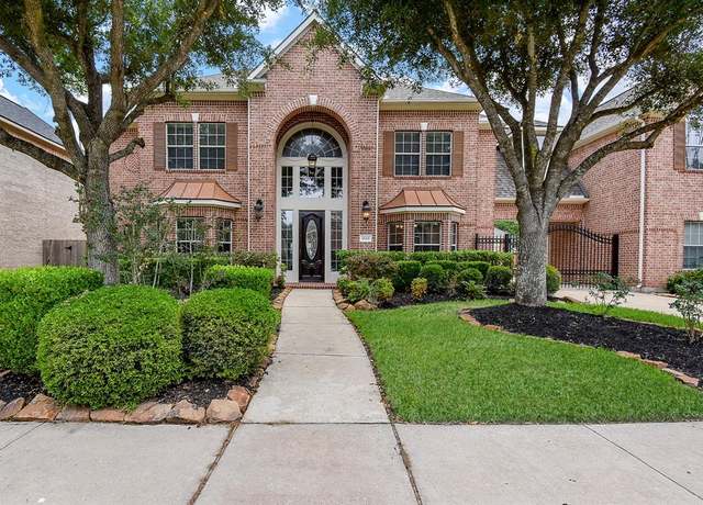 Property at 1611 Whitfield St, Sugar Land, TX 77479, 4 beds, 3.5 baths