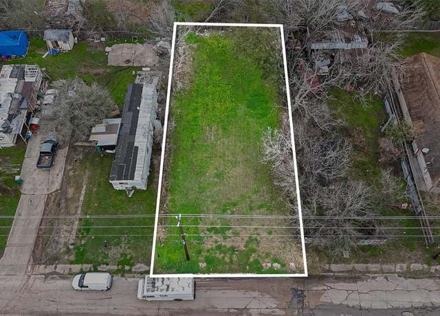 Property at 208 W Pitts Ave, Pasadena, TX 77506