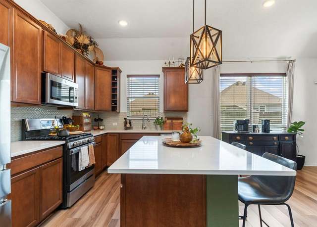 Property at 3221 Climbing Gardens Ct, Conroe, TX 77301, 3 beds, 2 baths