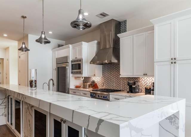 Property at 2124 Banks St, Houston, TX 77098, 4 beds, 4.5 baths