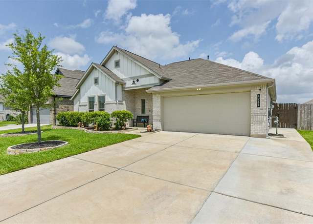 Property at 4711 Bartagrass Dr, Rosenberg, TX 77469, 4 beds, 3 baths