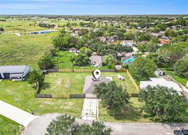 Property at 19198 County Road 669e, Alvin, TX 77511, 3 beds, 2 baths