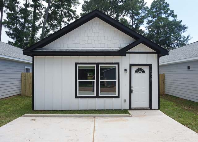 Property at 9978 Calendar St, Willis, TX 77318, 3 beds, 2 baths