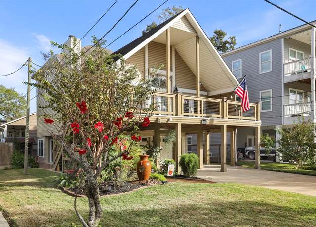 Property at 225 Queen Rd, Clear Lake Shores, TX 77565, 3 beds, 3 baths