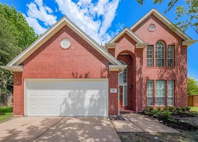 Property at 1303 Summer Terrace Dr, Sugar Land, TX 77479, 4 beds, 2.5 baths