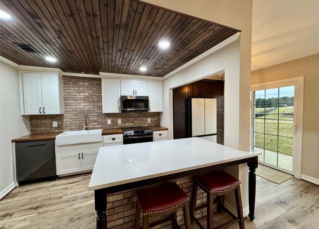 Property at 41 Driving Range Ln #41, Trinity, TX 75862, 2 beds, 1 bath