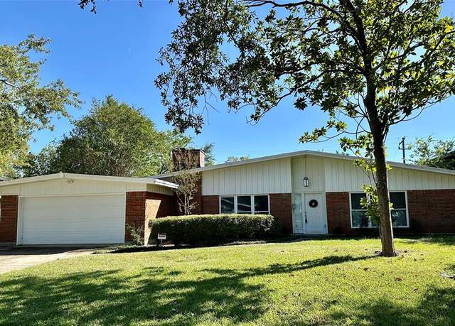Property at 418 Biscayne Blvd, El Lago, TX 77586, 3 beds, 2 baths