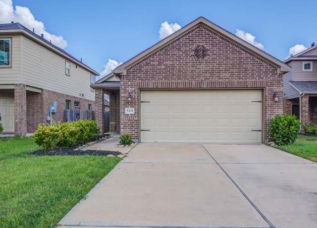 Property at 5309 Abbeville Ct, Dickinson, TX 77539, 3 beds, 2 baths