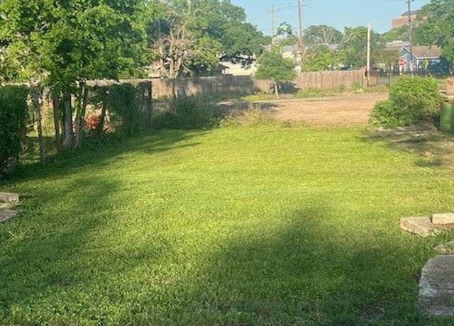 Property at 206 Clark St, Richmond, TX 77469