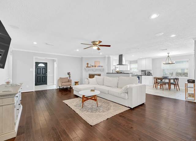 Property at 2934 Kevin Ln, Houston, TX 77043, 4 beds, 2.5 baths