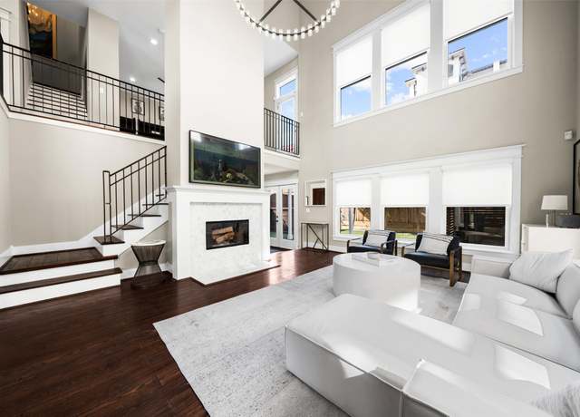 Property at 1308 Dart St, Houston, TX 77007, 4 beds, 3.5 baths