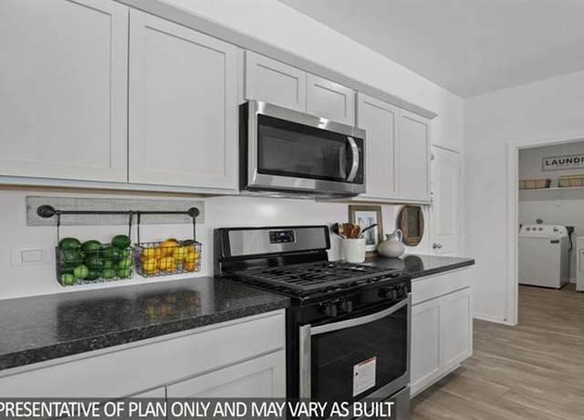 Property at 5442 Pinetree Crescent Ln, Spring, TX 77373, 4 beds, 2.5 baths