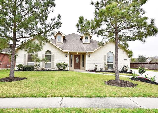 Property at 2402 Quartzsite St, League City, TX 77573, 5 beds, 4 baths