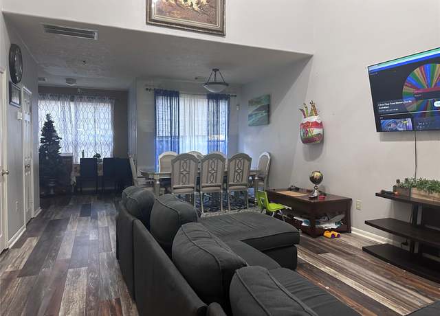 Property at 3727 Ashford Villa Ln, Houston, TX 77082, 3 beds, 2.5 baths