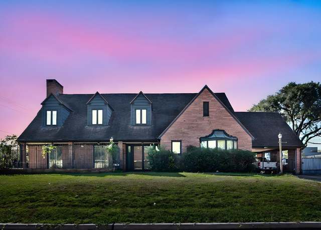 Property at 7846 Santa Elena St, Houston, TX 77061, 6 beds, 5 baths