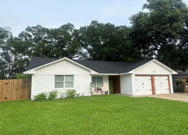 Property at 5316 Tanglebriar Dr, Dickinson, TX 77539, 3 beds, 2 baths