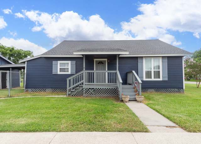 Property at 1130 W Broad St, Freeport, TX 77541, 2 beds, 1 bath