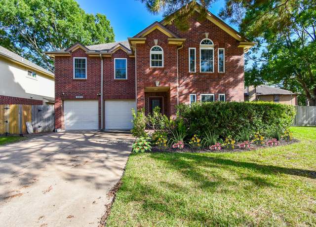 Property at 16915 Blue Mist Cir, Sugar Land, TX 77498, 4 beds, 2.5 baths