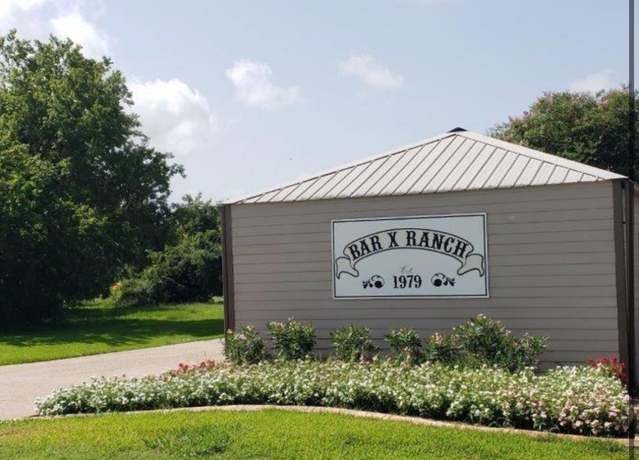 Property at 652 Pony Trl, Angleton, TX 77515