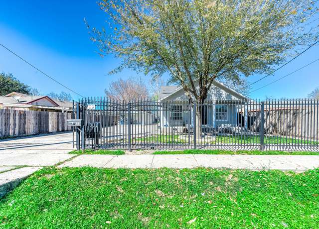Property at 931 Bennington St, Houston, TX 77022, 3 beds, 3.5 baths