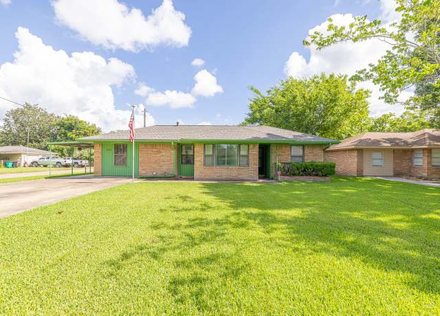 Property at 300 Long Dr, Baytown, TX 77521, 3 beds, 1.5 baths