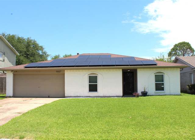 Property at 9807 Sparrow St, La Porte, TX 77571, 3 beds, 2 baths