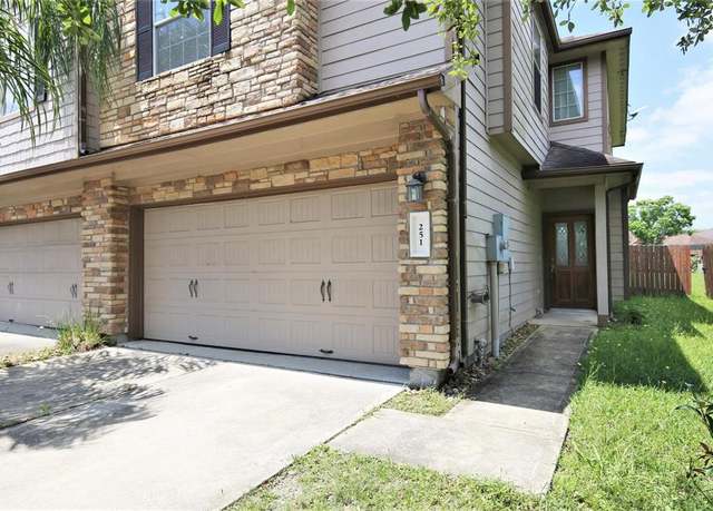 Property at 251 Drake Run, League City, TX 77539, 3 beds, 2.5 baths