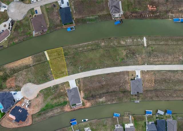 Property at 12873 French Quarter Dr, Willis, TX 77318