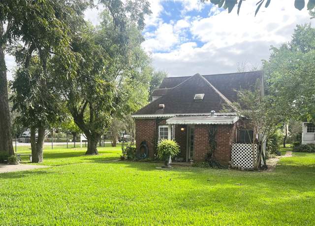 Property at 614 Clear Lake Rd, Kemah, TX 77565, 2 beds, 2 baths