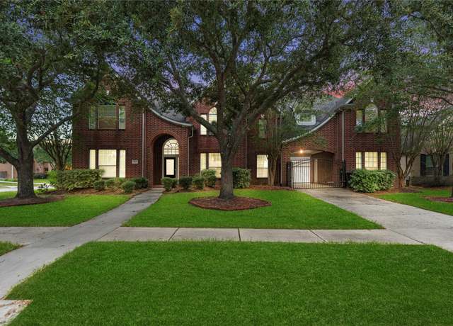 Property at 8603 Amy Brook Ct, Humble, TX 77396, 5 beds, 3.5 baths