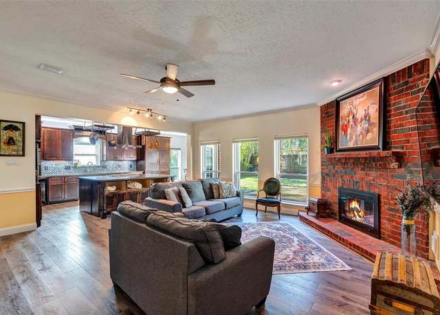 Property at 13722 Pear Woods Ct, Houston, TX 77059, 4 beds, 3.5 baths