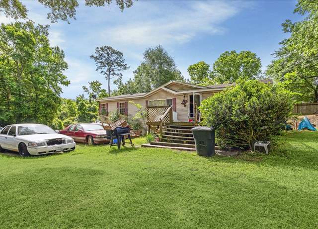 Property at 13171 Royal Creek Rd, Conroe, TX 77303, 3 beds, 2 baths