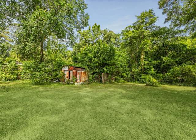 Property at 13171 Royal Creek Rd, Conroe, TX 77303, 3 beds, 2 baths