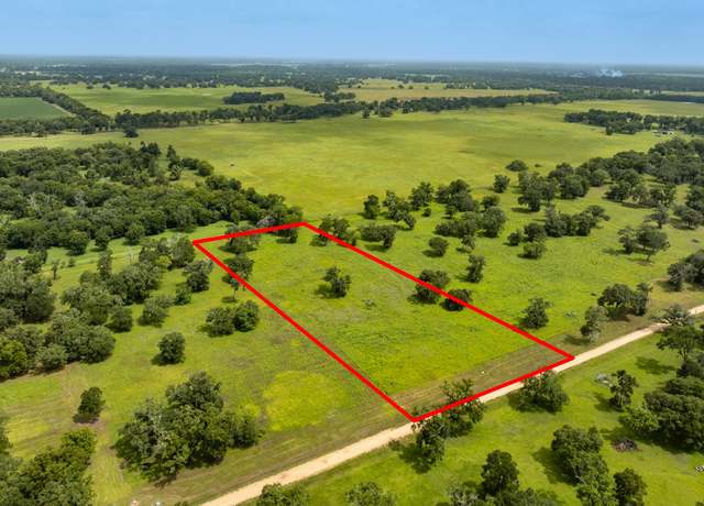 Property at 403 Valley Oaks Dr, Van Vleck, TX 77482