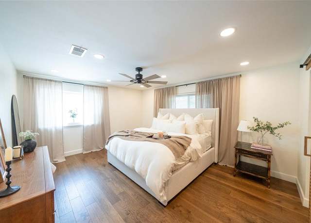 Property at 2011 Ottawa Ln, Houston, TX 77043, 3 beds, 2 baths