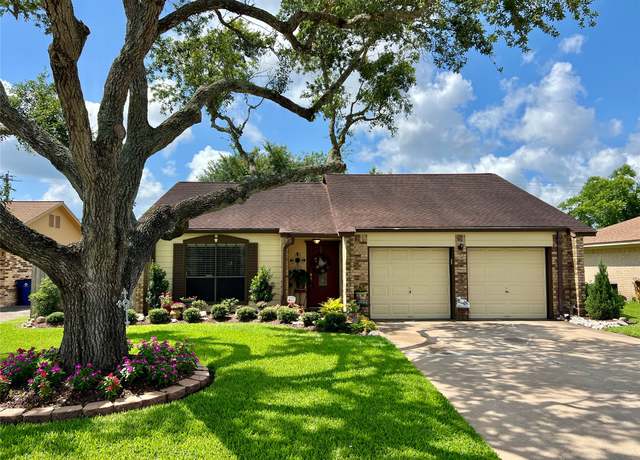 Property at 728 S Remington Dr, Angleton, TX 77515, 3 beds, 2 baths