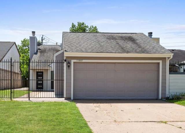 Property at 11847 Plumbrook Dr, Houston, TX 77099, 3 beds, 2.5 baths